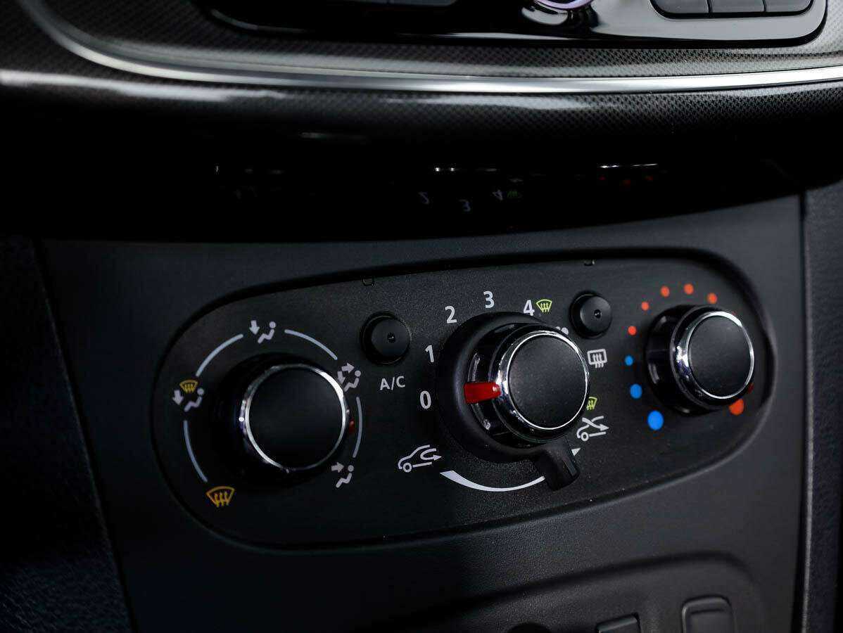 Купить Renault Logan с пробегом. Фото: #18