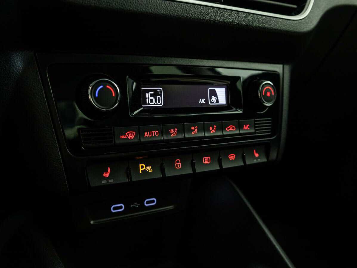 Купить Volkswagen Polo с пробегом. Фото: #13