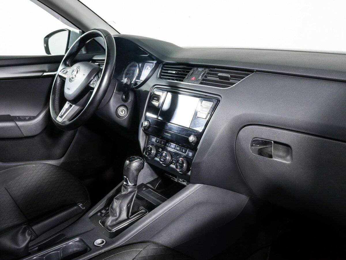 Купить Skoda Octavia с пробегом. Фото: #5