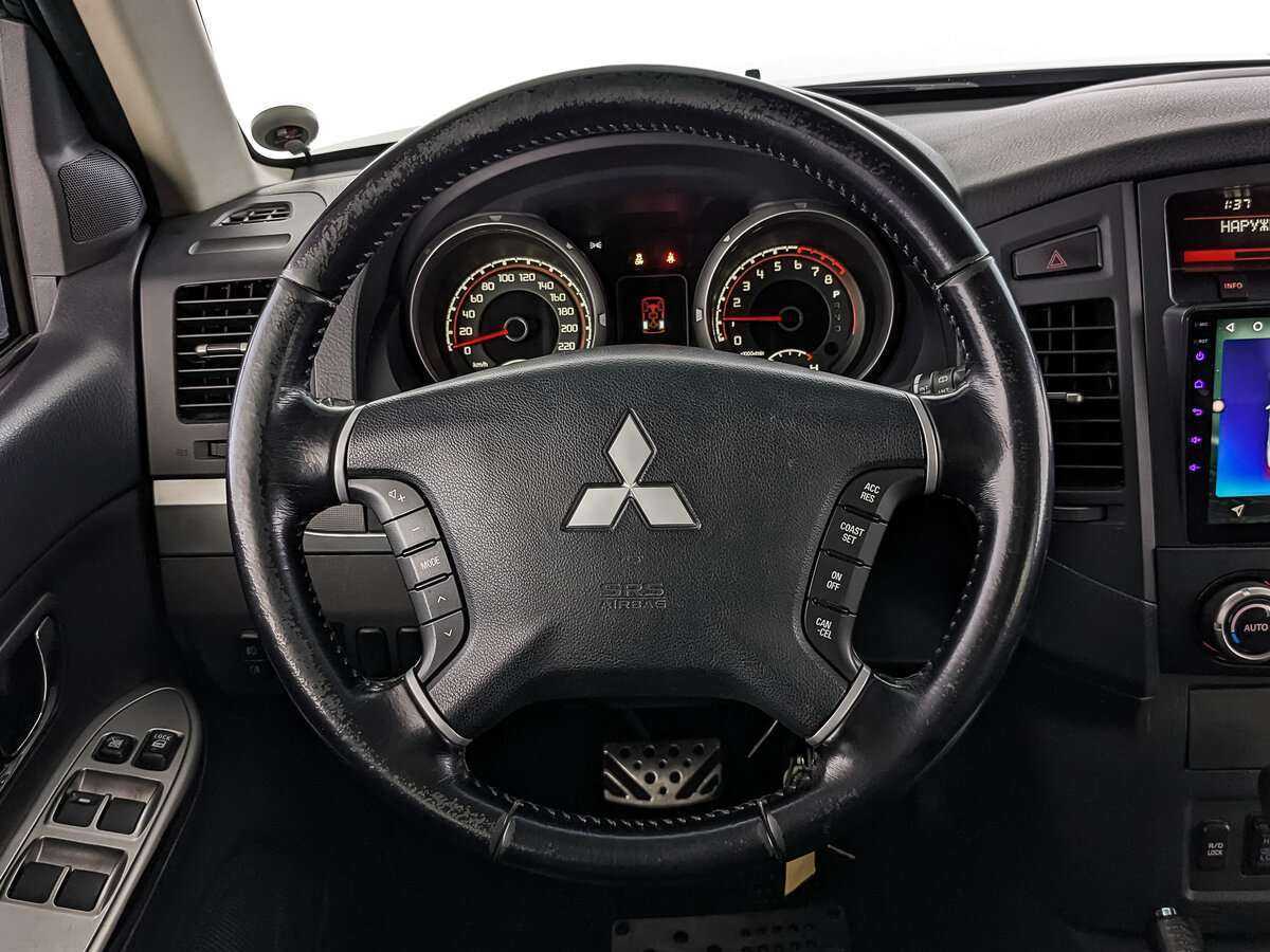 Купить Mitsubishi Pajero с пробегом. Фото: #21