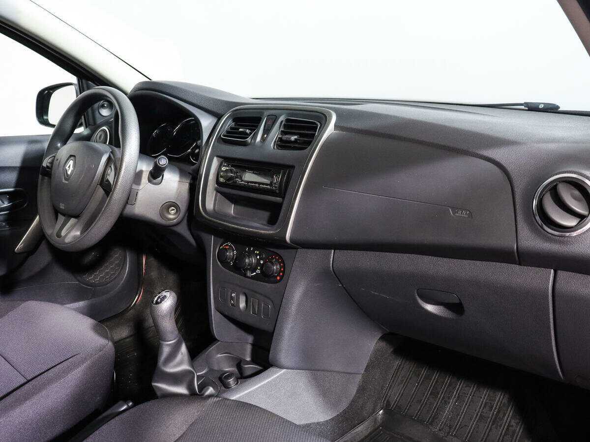 Купить Renault Sandero с пробегом. Фото: #9