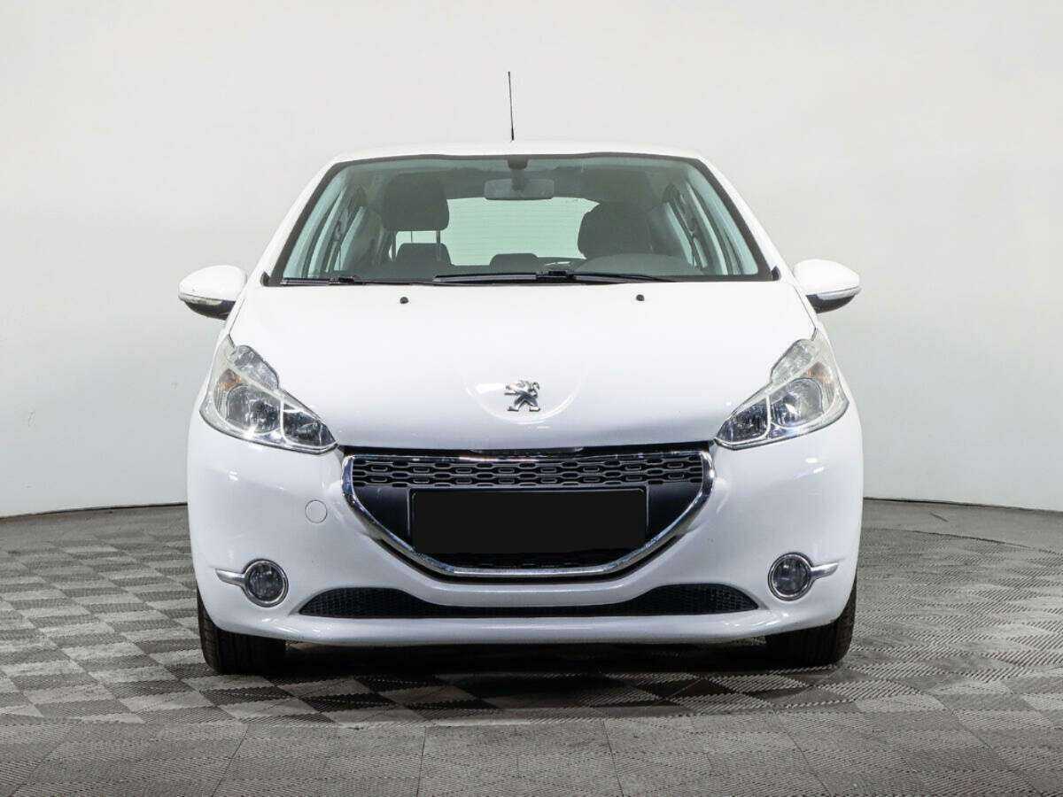 Купить Peugeot 208 с пробегом. Фото: #1