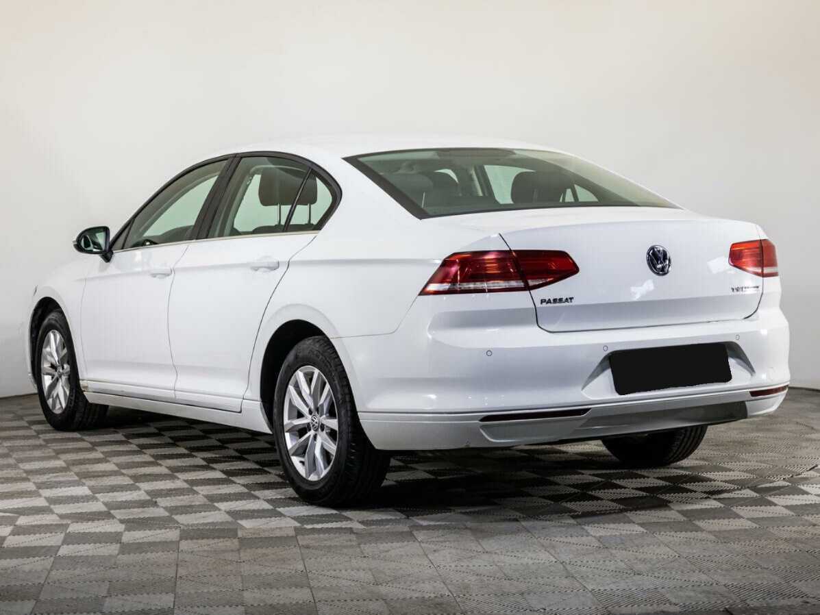 Купить Volkswagen Passat с пробегом. Фото: #5
