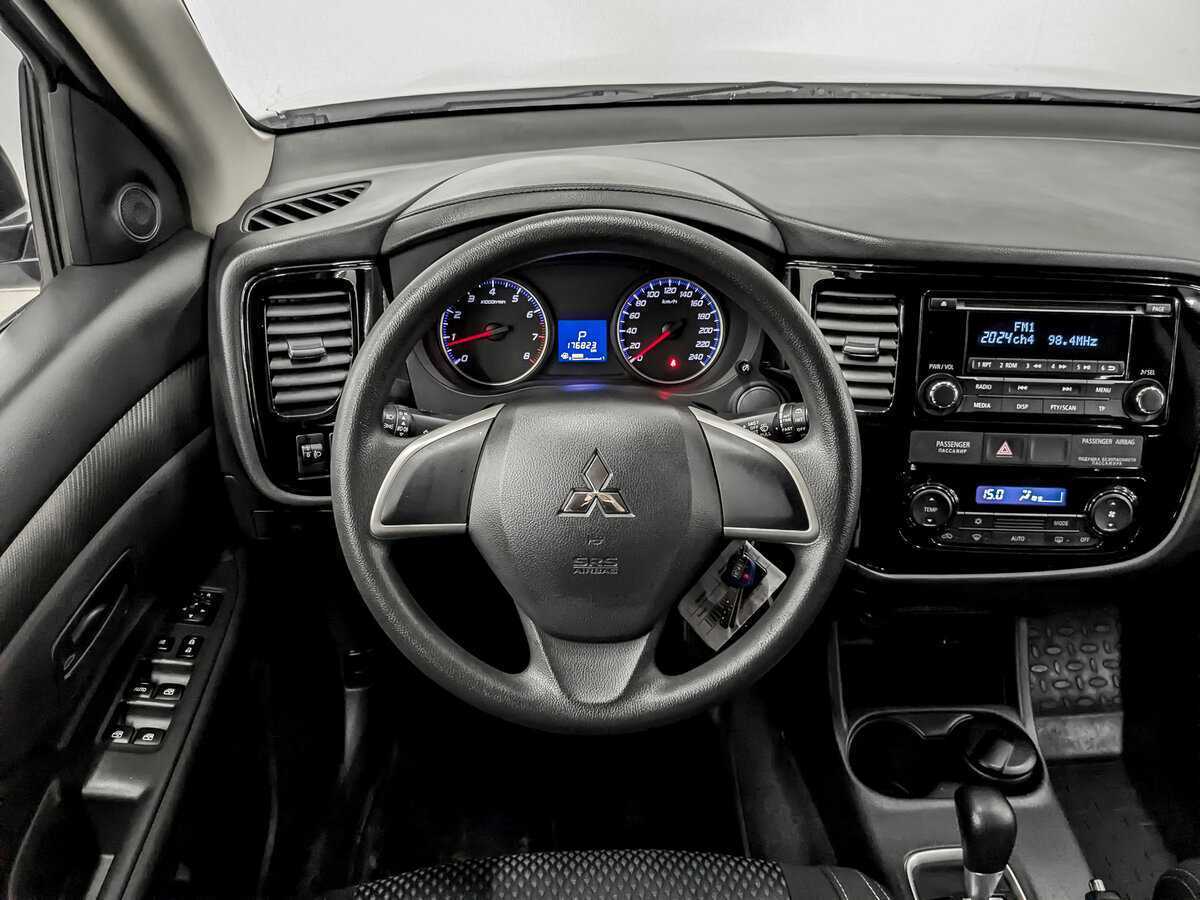 Купить Mitsubishi Outlander с пробегом. Фото: #20