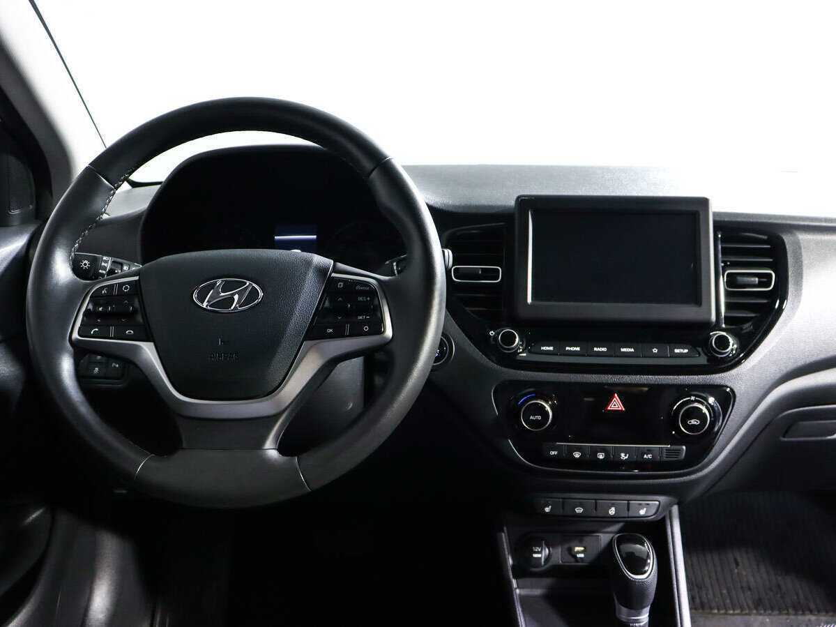 Купить Hyundai Solaris с пробегом. Фото: #11