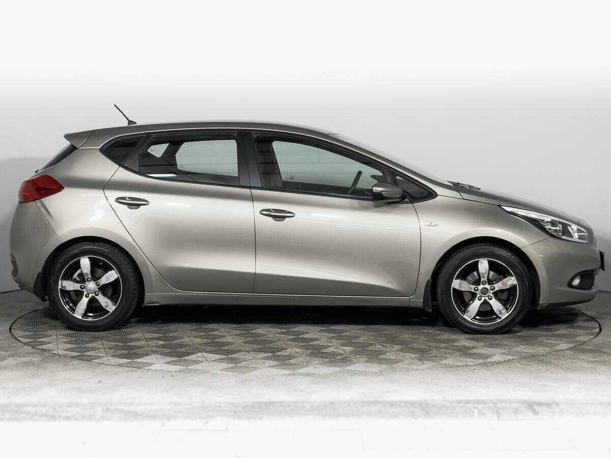 Купить Kia Ceed с пробегом. Фото: #3