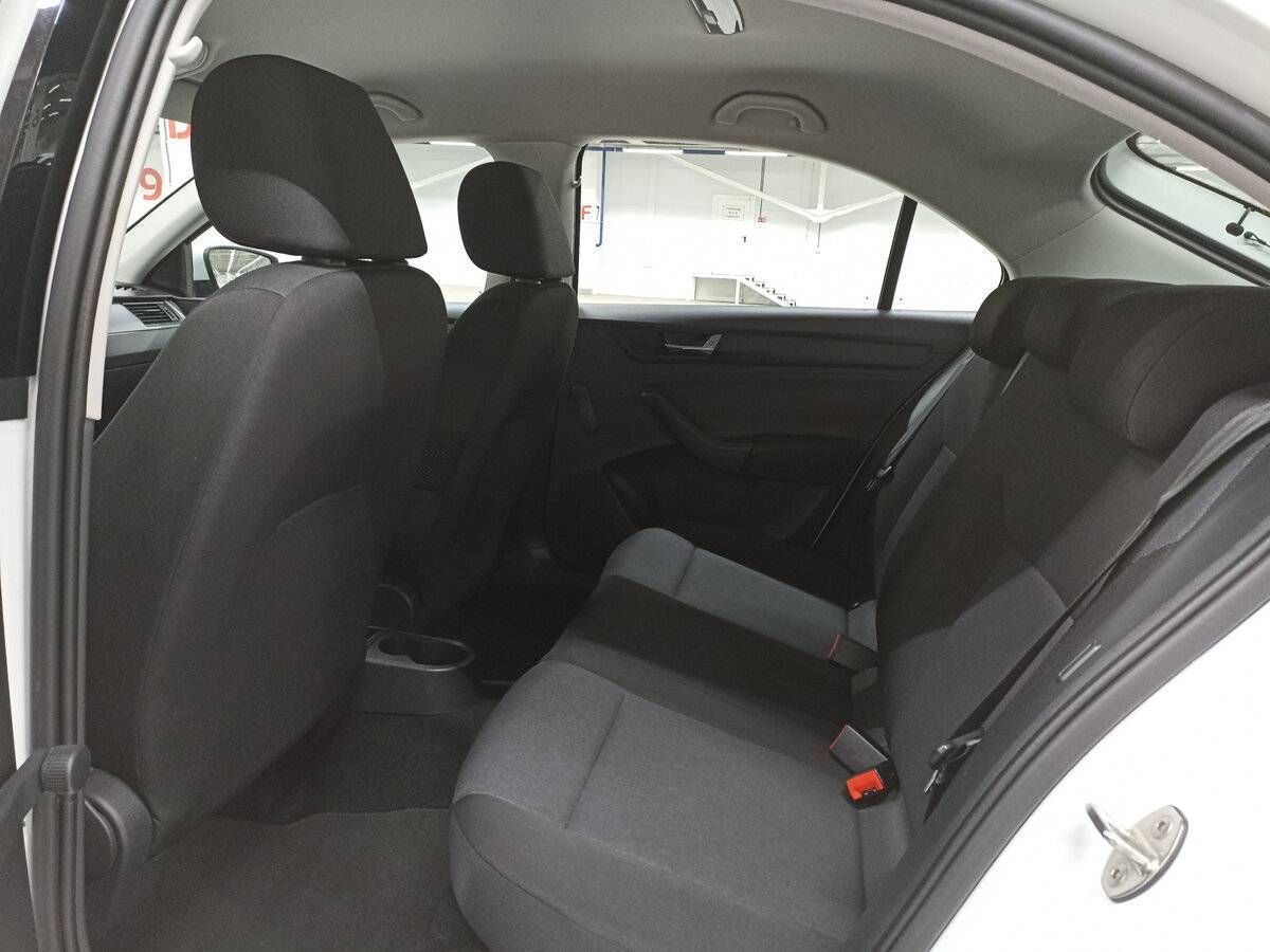 Купить Skoda Rapid с пробегом. Фото: #11