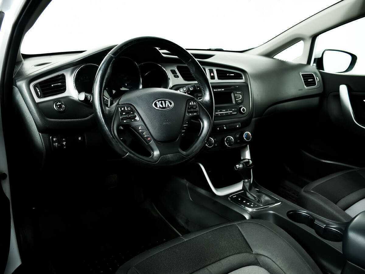 Купить Kia Ceed с пробегом. Фото: #12