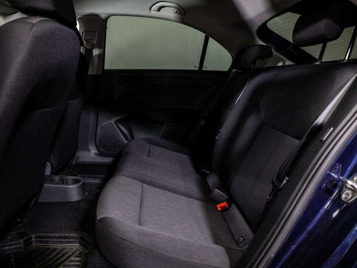 Купить Skoda Rapid с пробегом. Фото: #8