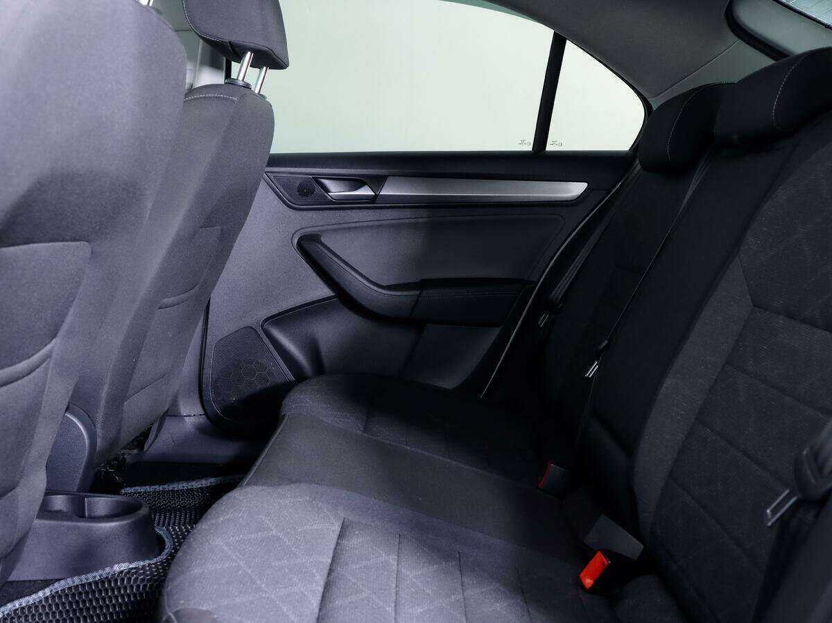 Купить Volkswagen Polo с пробегом. Фото: #10