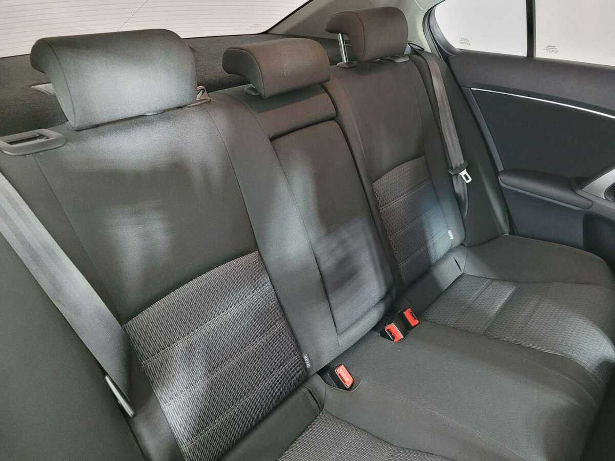 Купить Toyota Avensis с пробегом. Фото: #14