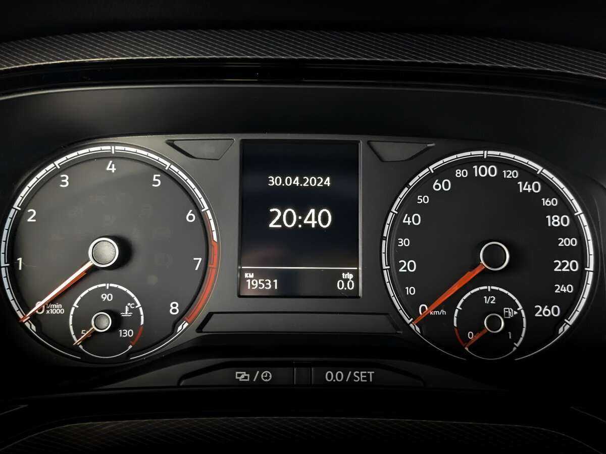 Купить Volkswagen Polo с пробегом. Фото: #10