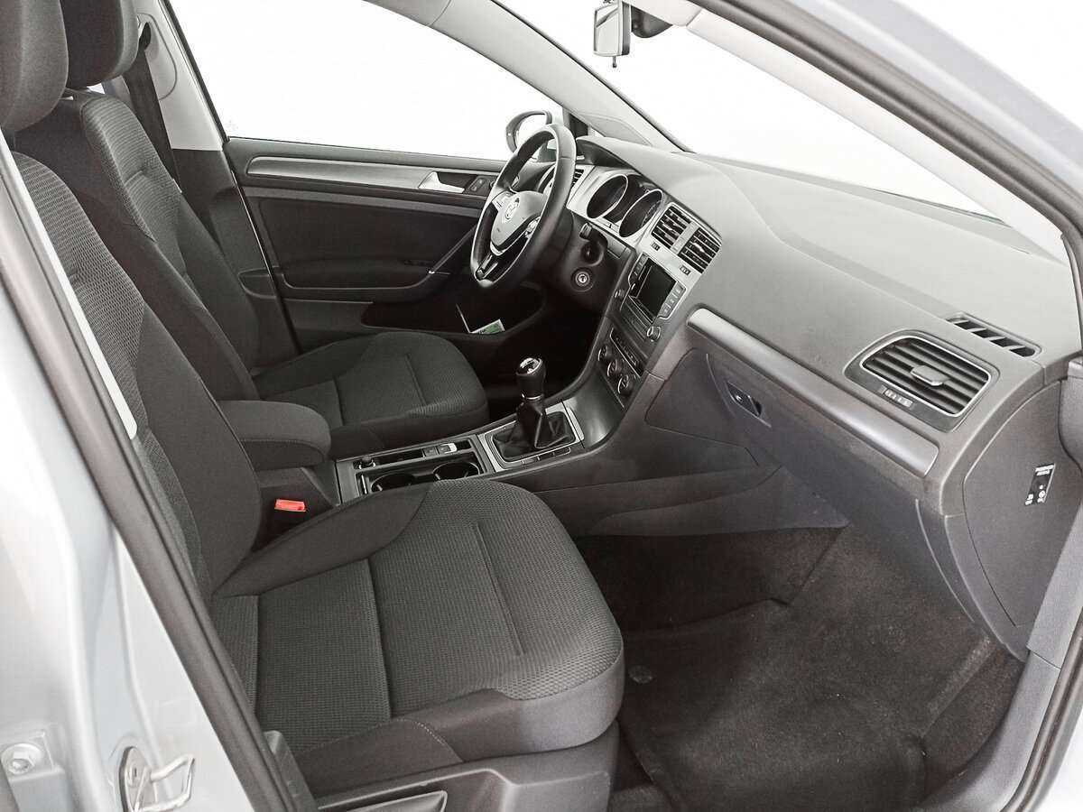 Купить Volkswagen Golf с пробегом. Фото: #8