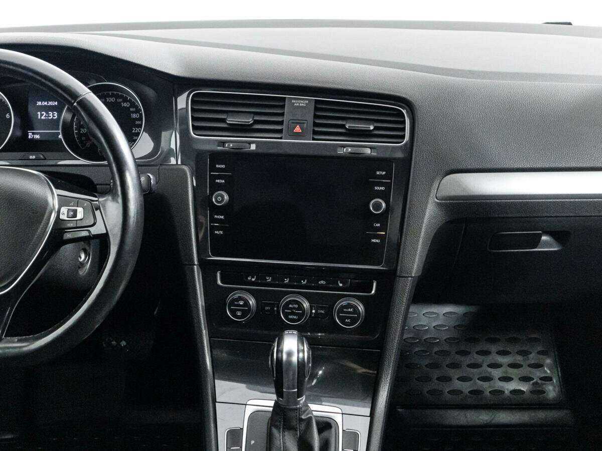 Купить Volkswagen Golf с пробегом. Фото: #13