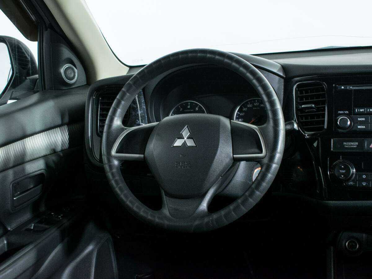 Купить Mitsubishi Outlander с пробегом. Фото: #11