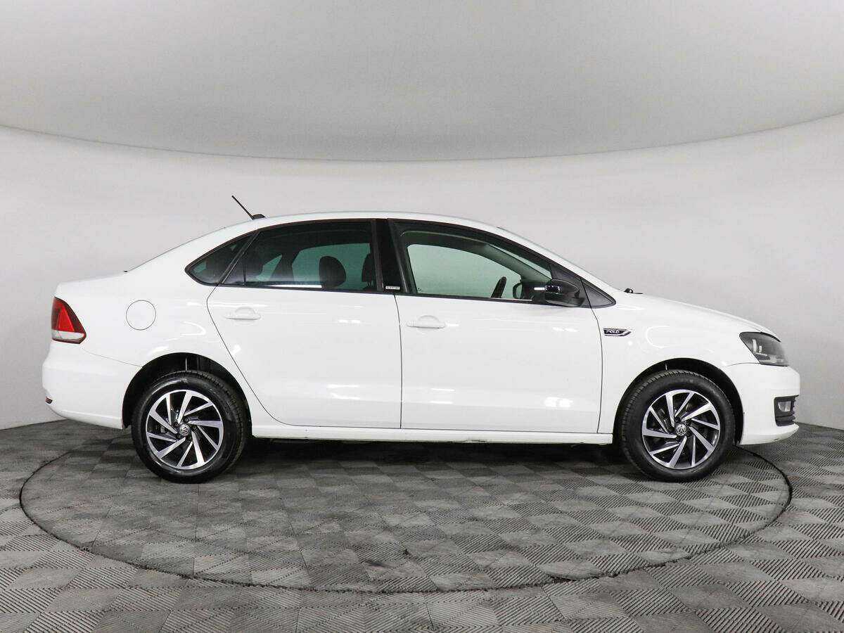 Купить Volkswagen Polo с пробегом. Фото: #3