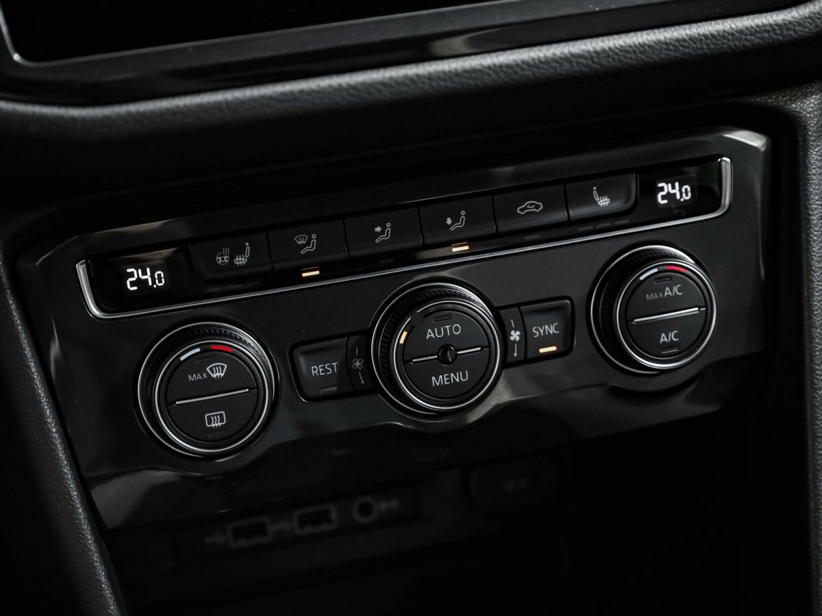Купить Volkswagen Tiguan с пробегом. Фото: #14