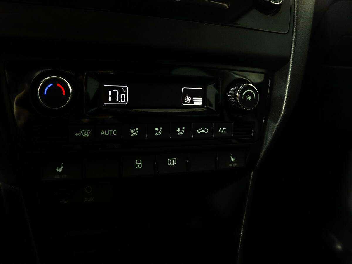 Купить Skoda Rapid с пробегом. Фото: #15