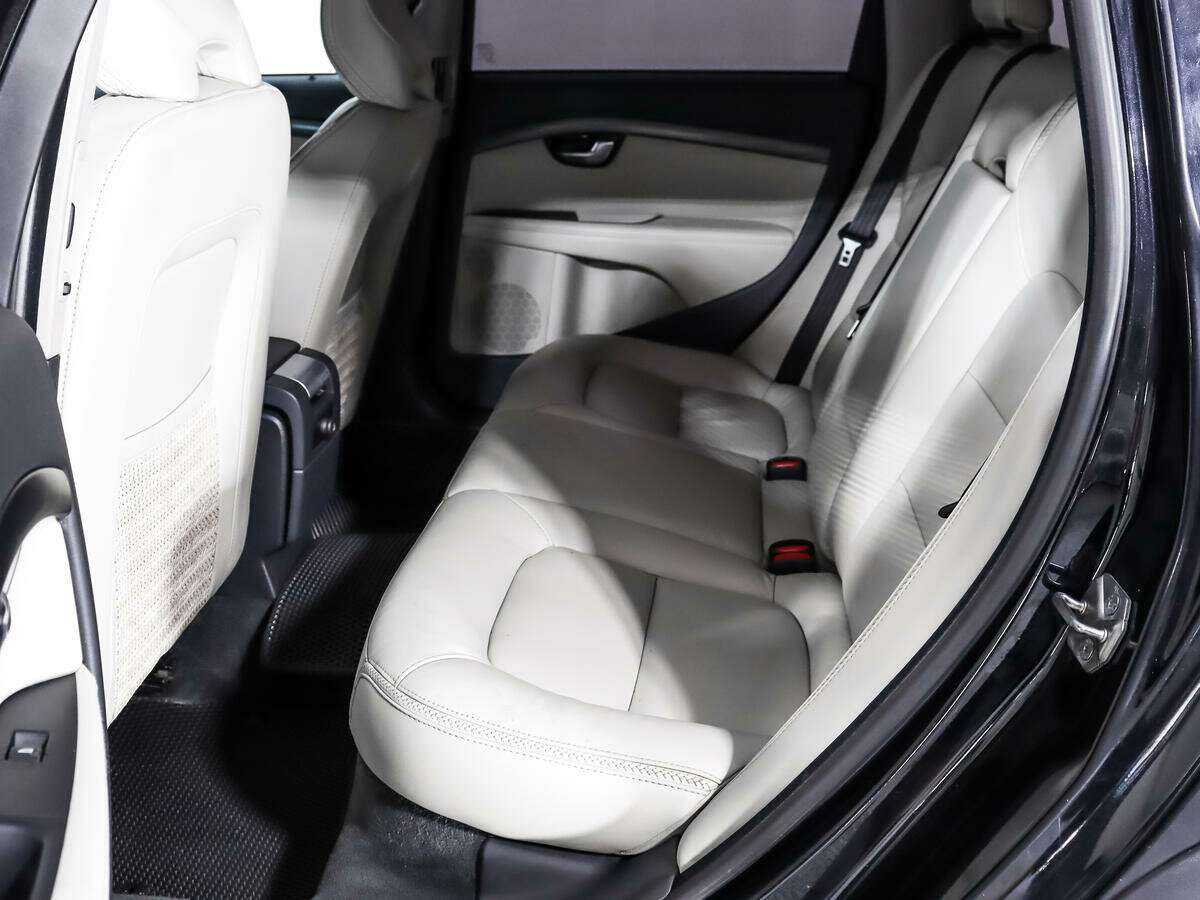 Купить Volvo XC70 с пробегом. Фото: #11