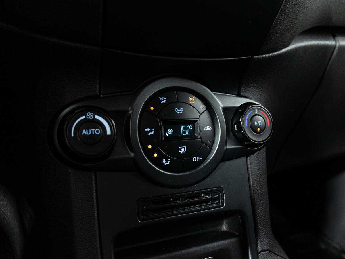 Купить Ford Fiesta с пробегом. Фото: #14