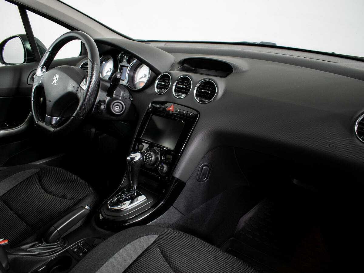 Купить Peugeot 408 с пробегом. Фото: #6