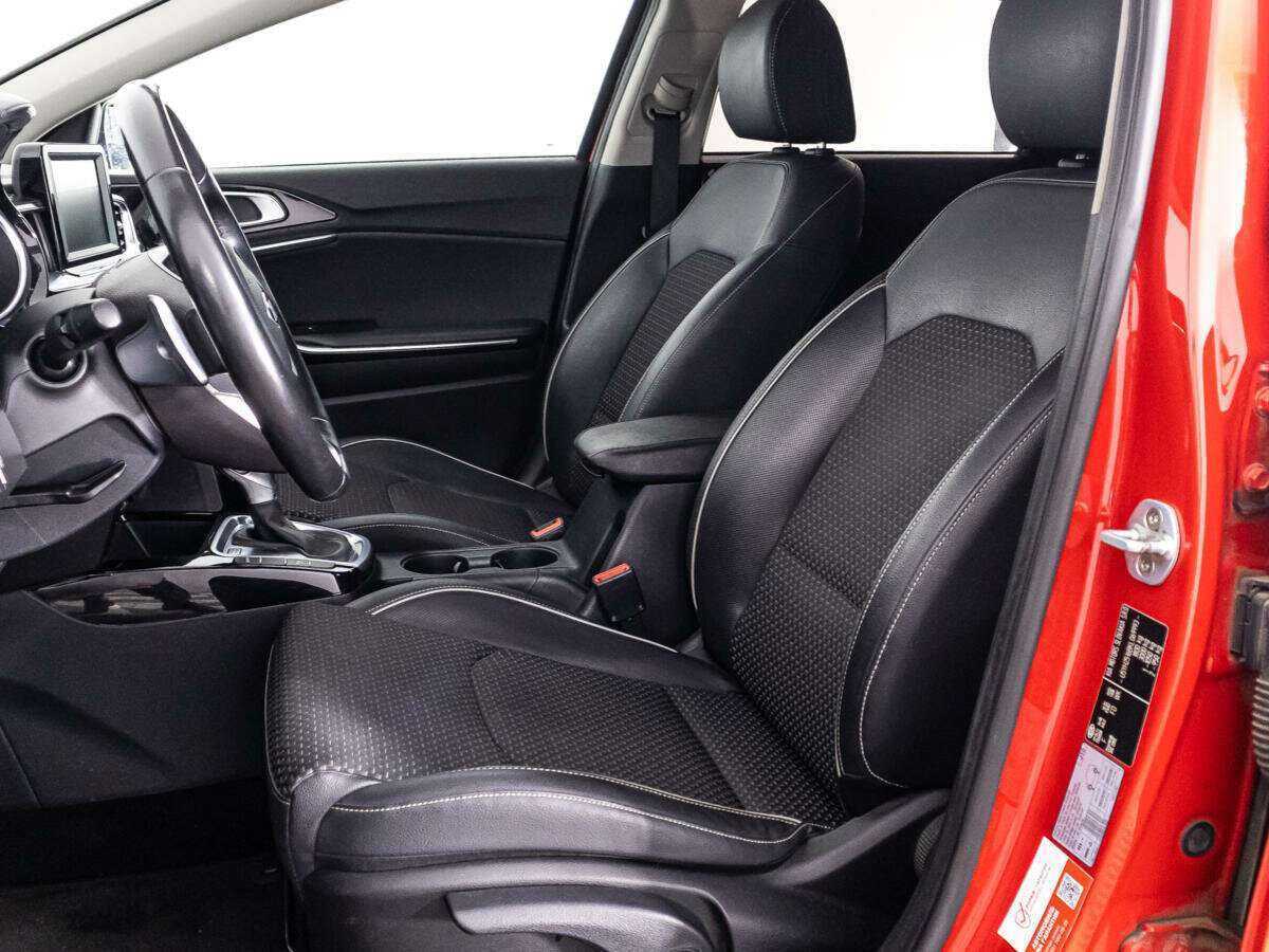 Купить Kia Ceed с пробегом. Фото: #15