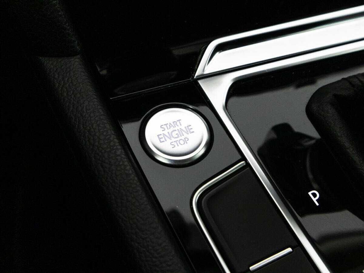 Купить Volkswagen Passat с пробегом. Фото: #16