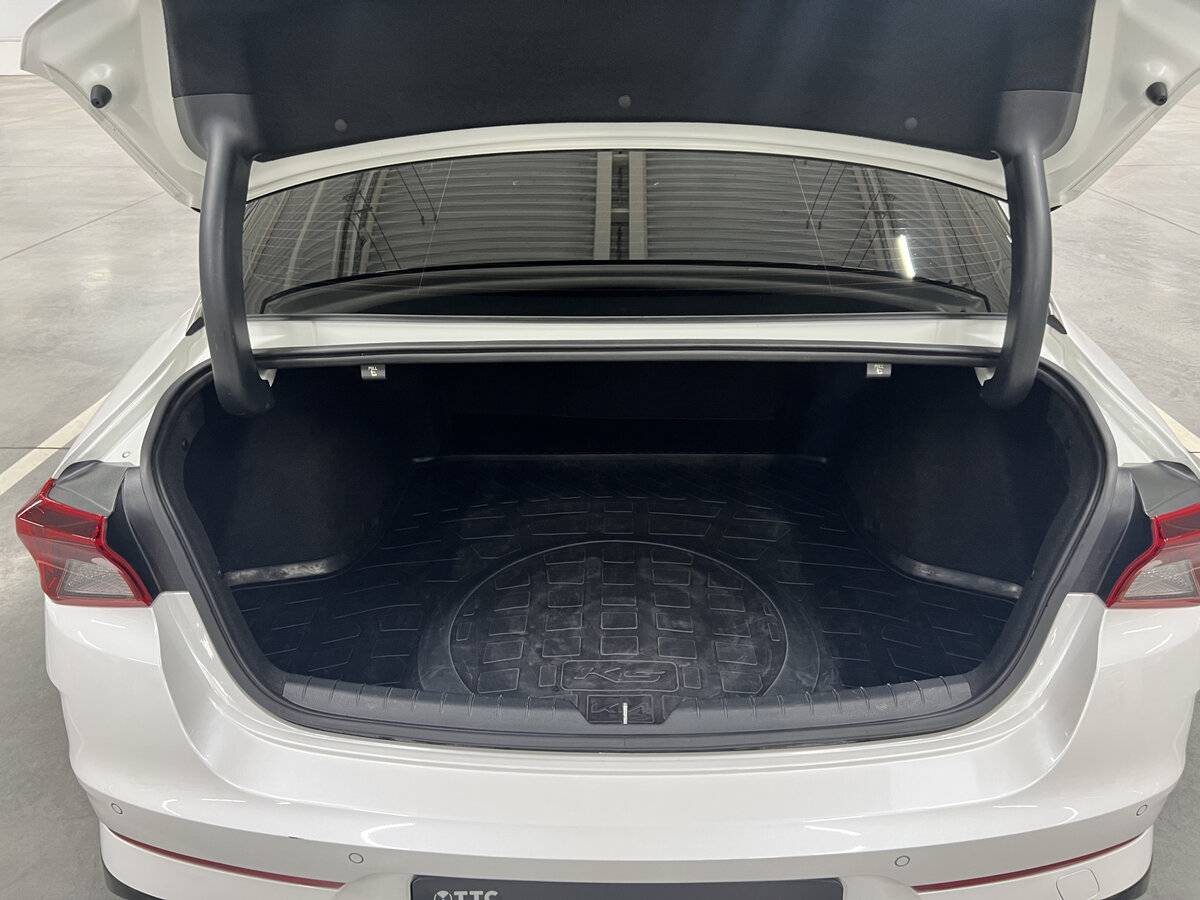 Купить Kia K5 с пробегом. Фото: #9