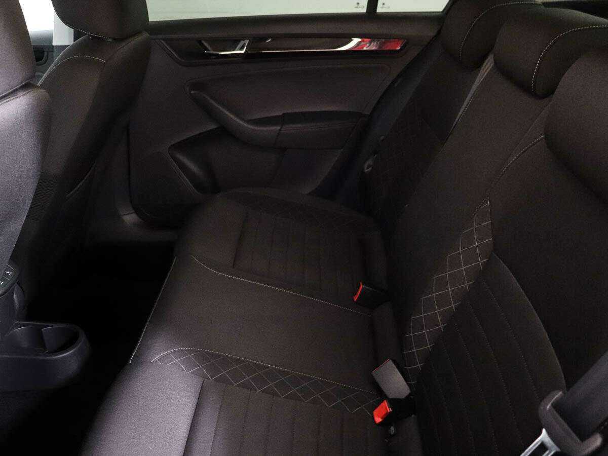 Купить Skoda Rapid с пробегом. Фото: #7