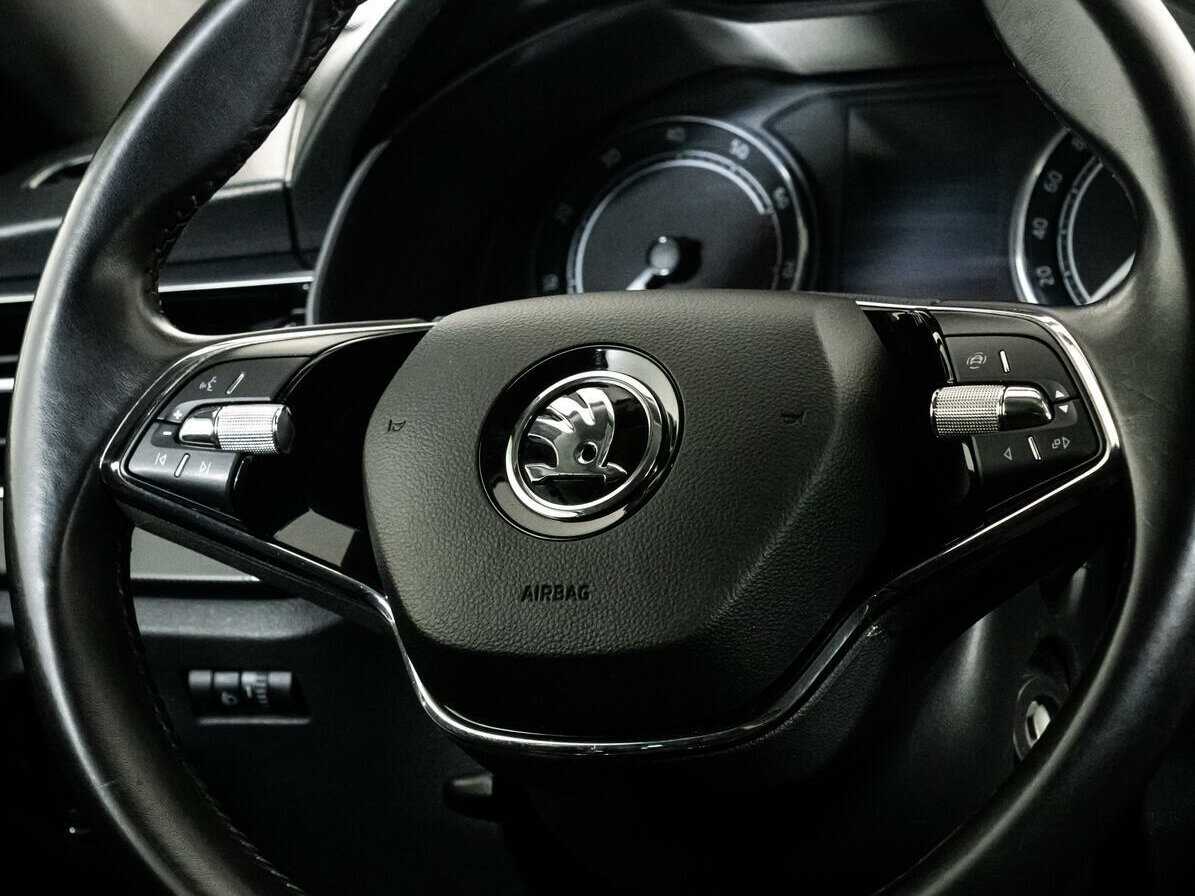 Купить Skoda Rapid с пробегом. Фото: #8