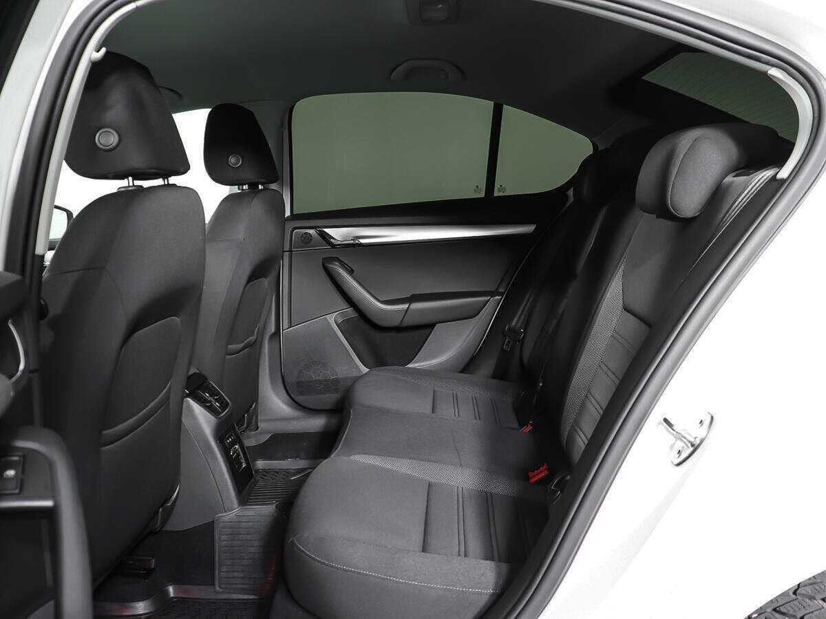 Купить Skoda Octavia с пробегом. Фото: #9