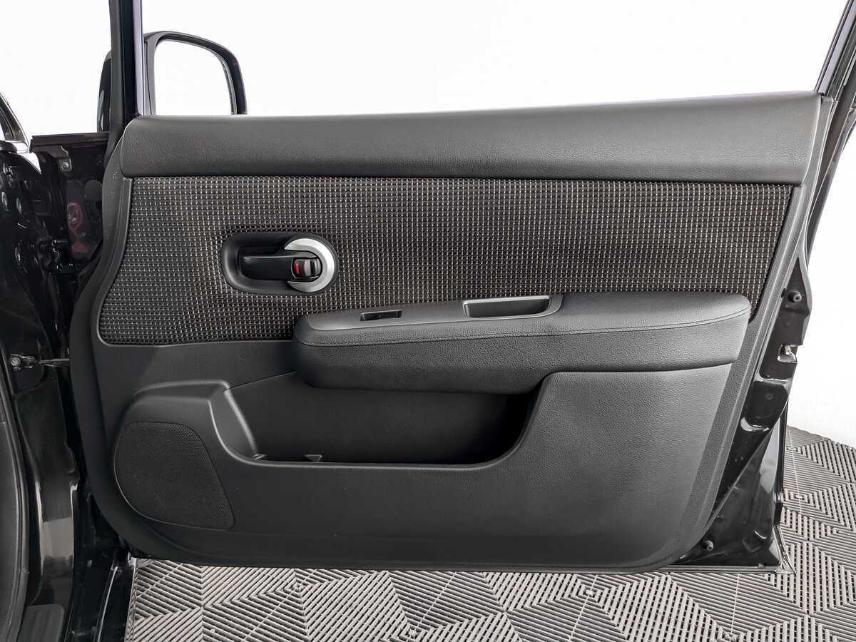 Купить Nissan Tiida с пробегом. Фото: #19