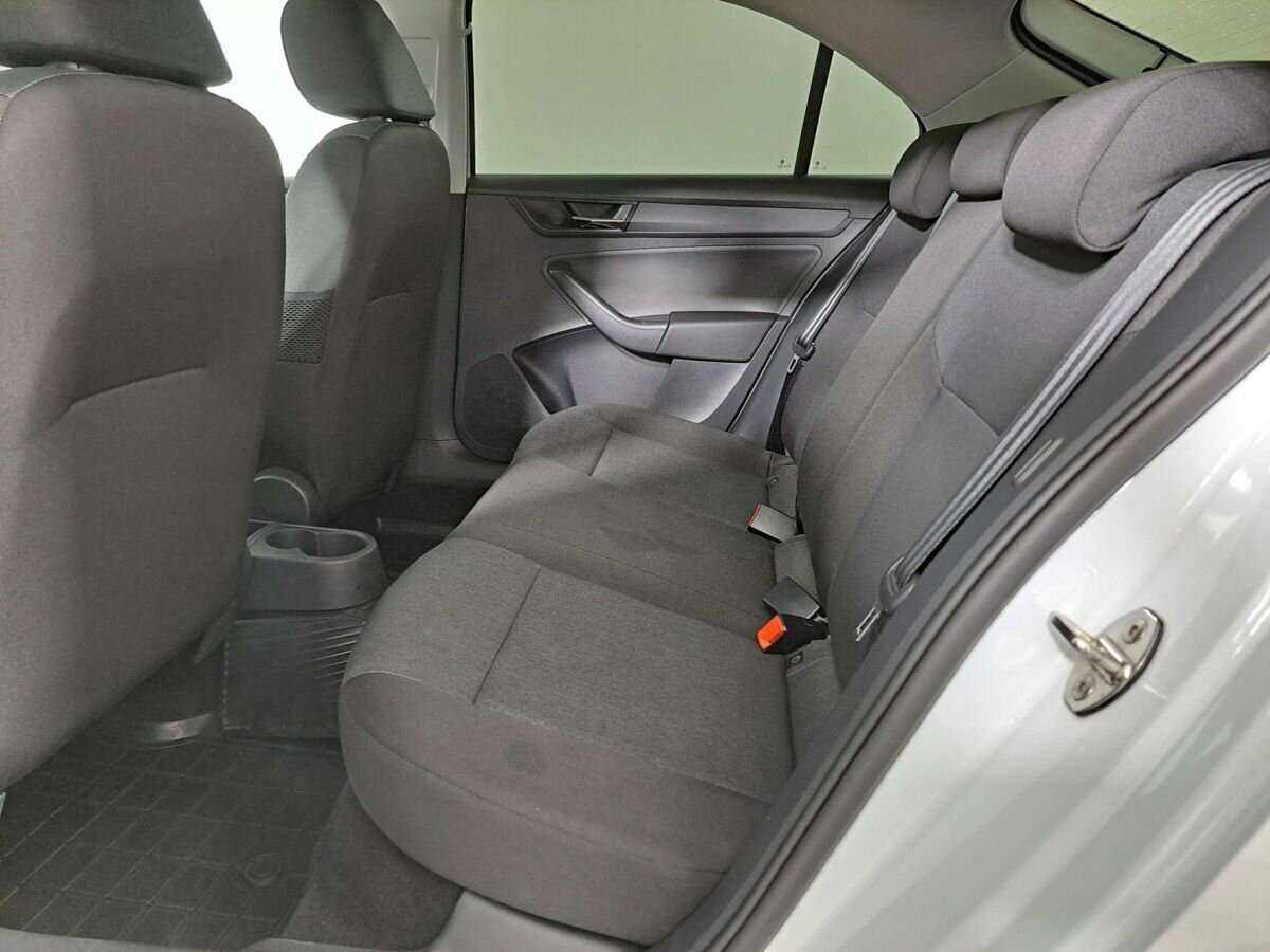 Купить Skoda Rapid с пробегом. Фото: #9
