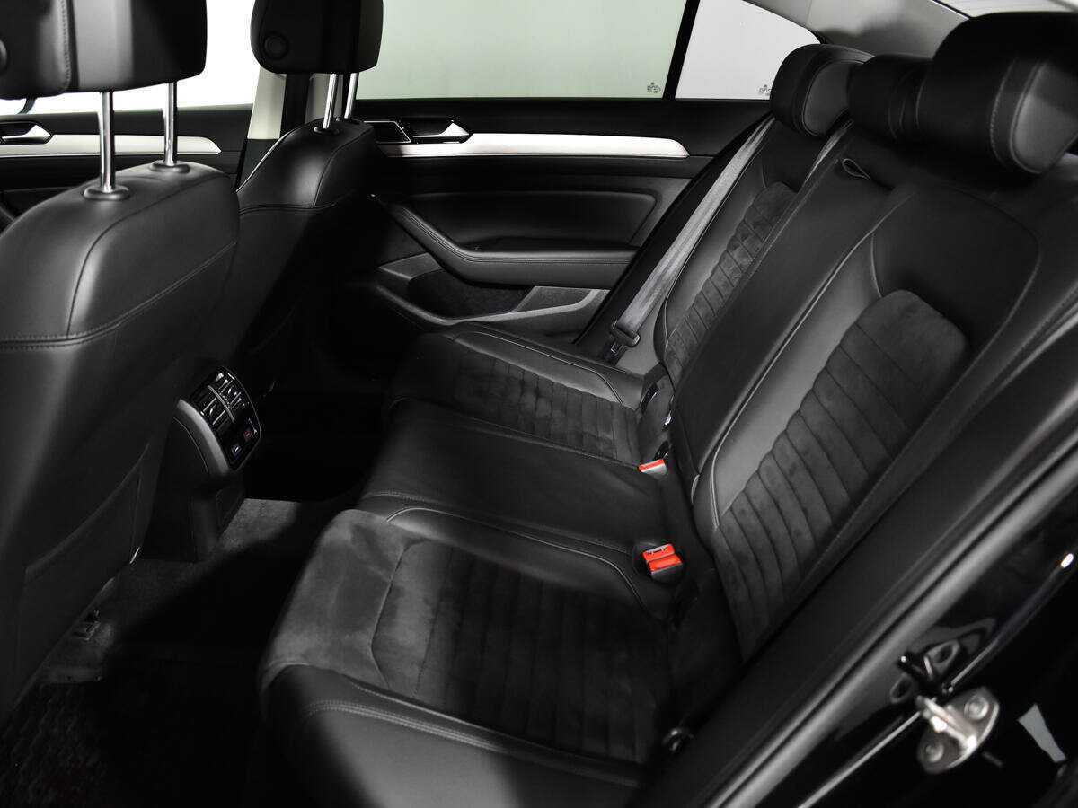 Купить Volkswagen Passat с пробегом. Фото: #9