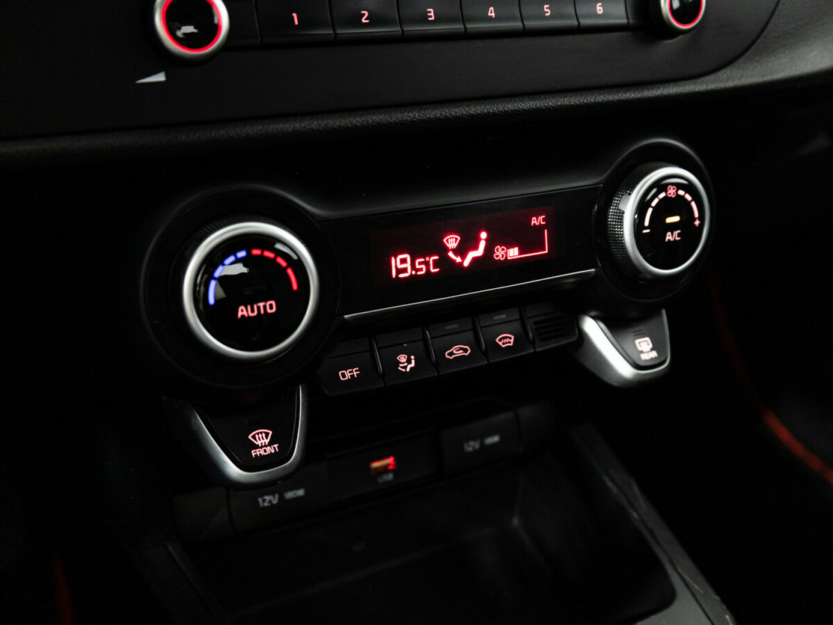 Купить Kia Rio с пробегом. Фото: #14