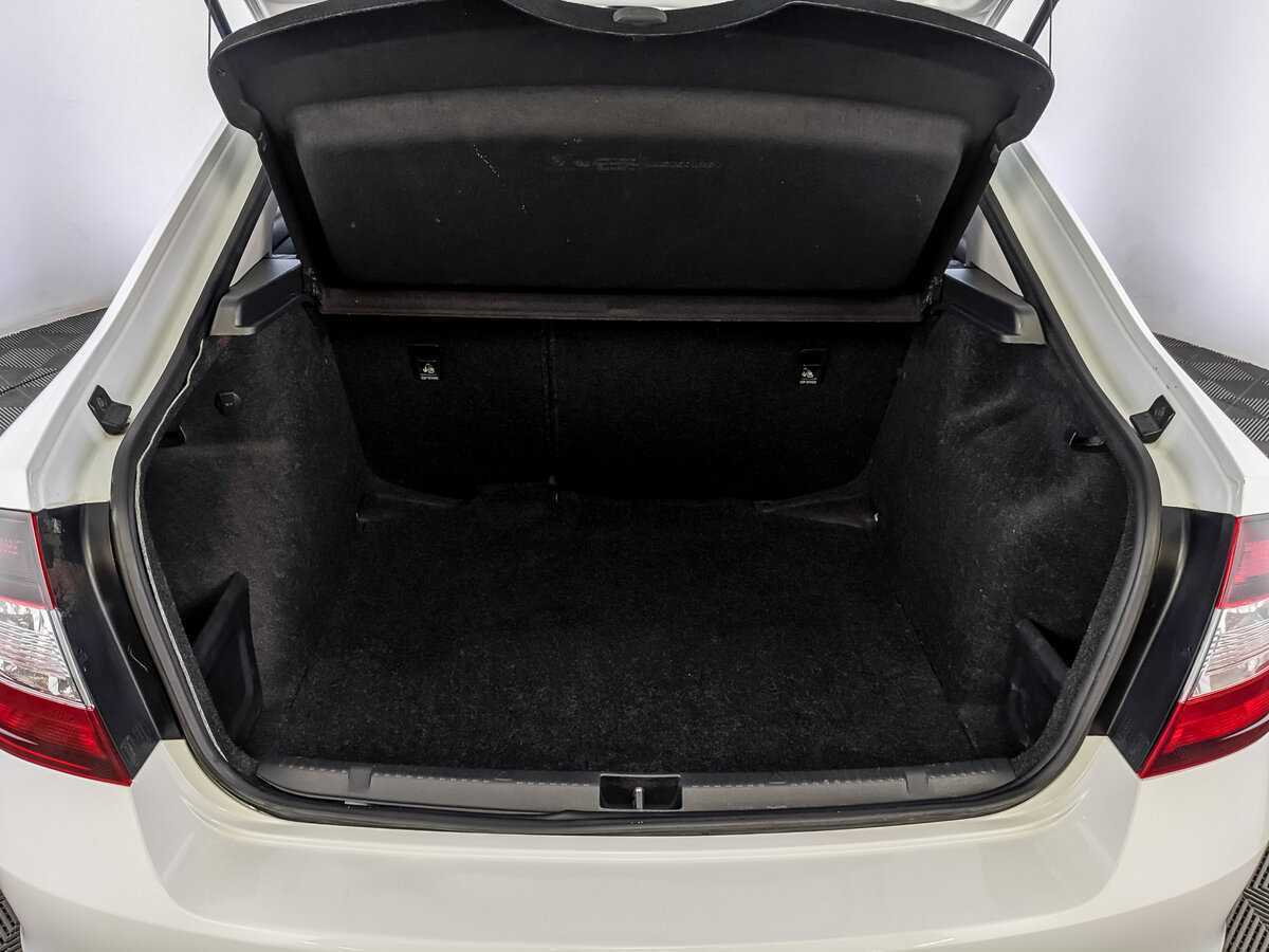 Купить Skoda Rapid с пробегом. Фото: #9