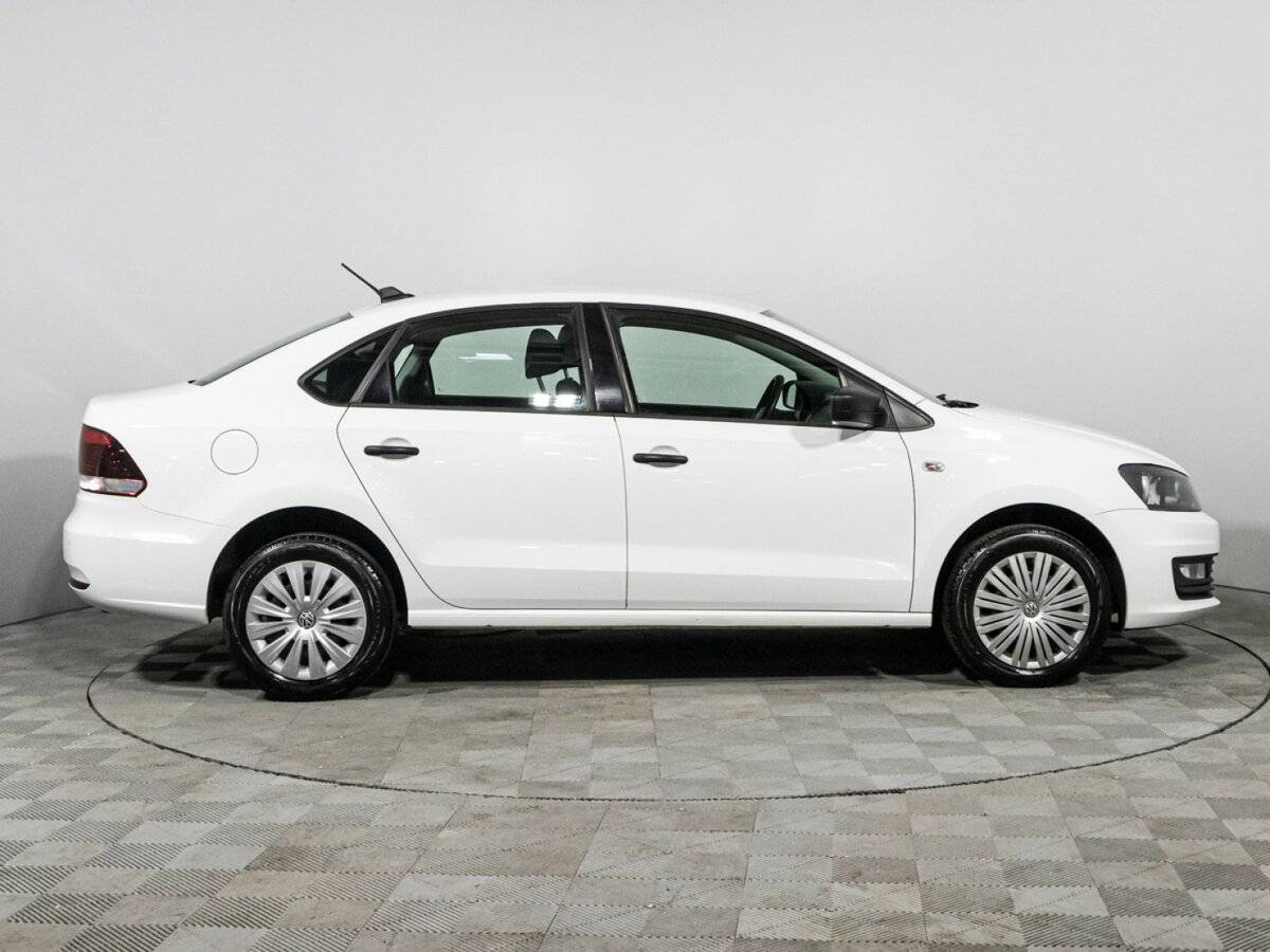 Купить Volkswagen Polo с пробегом. Фото: #3