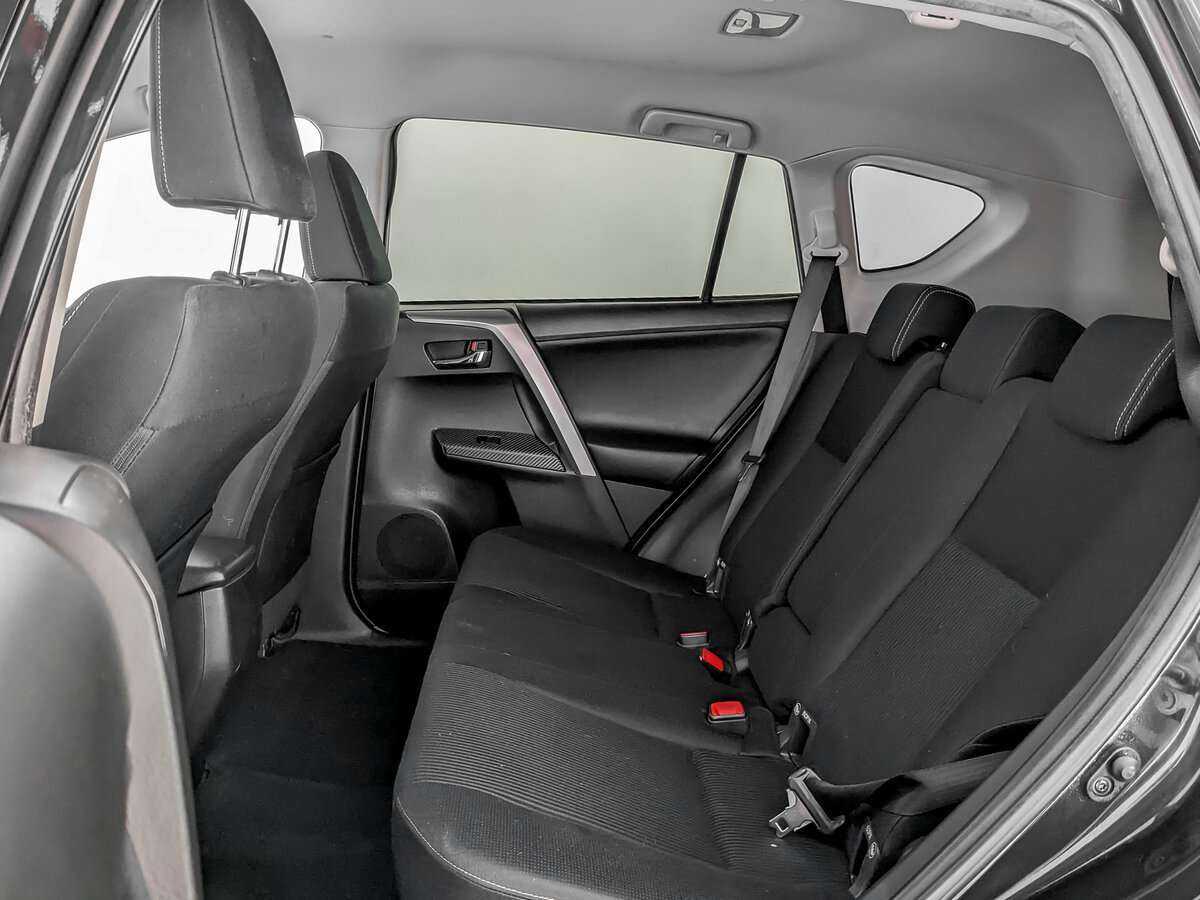 Купить Toyota RAV4 с пробегом. Фото: #8