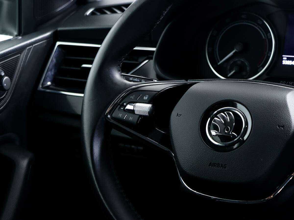 Купить Skoda Rapid с пробегом. Фото: #13