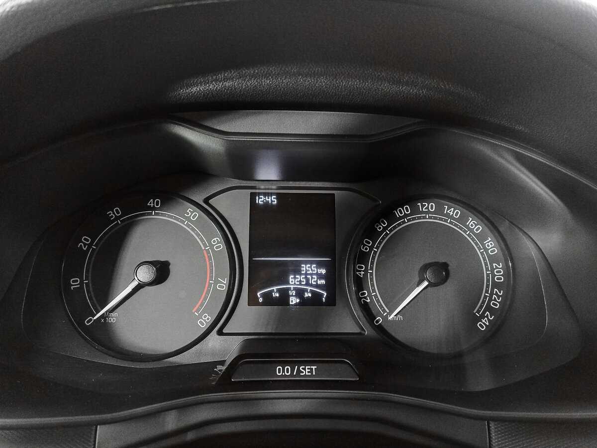 Купить Skoda Rapid с пробегом. Фото: #10