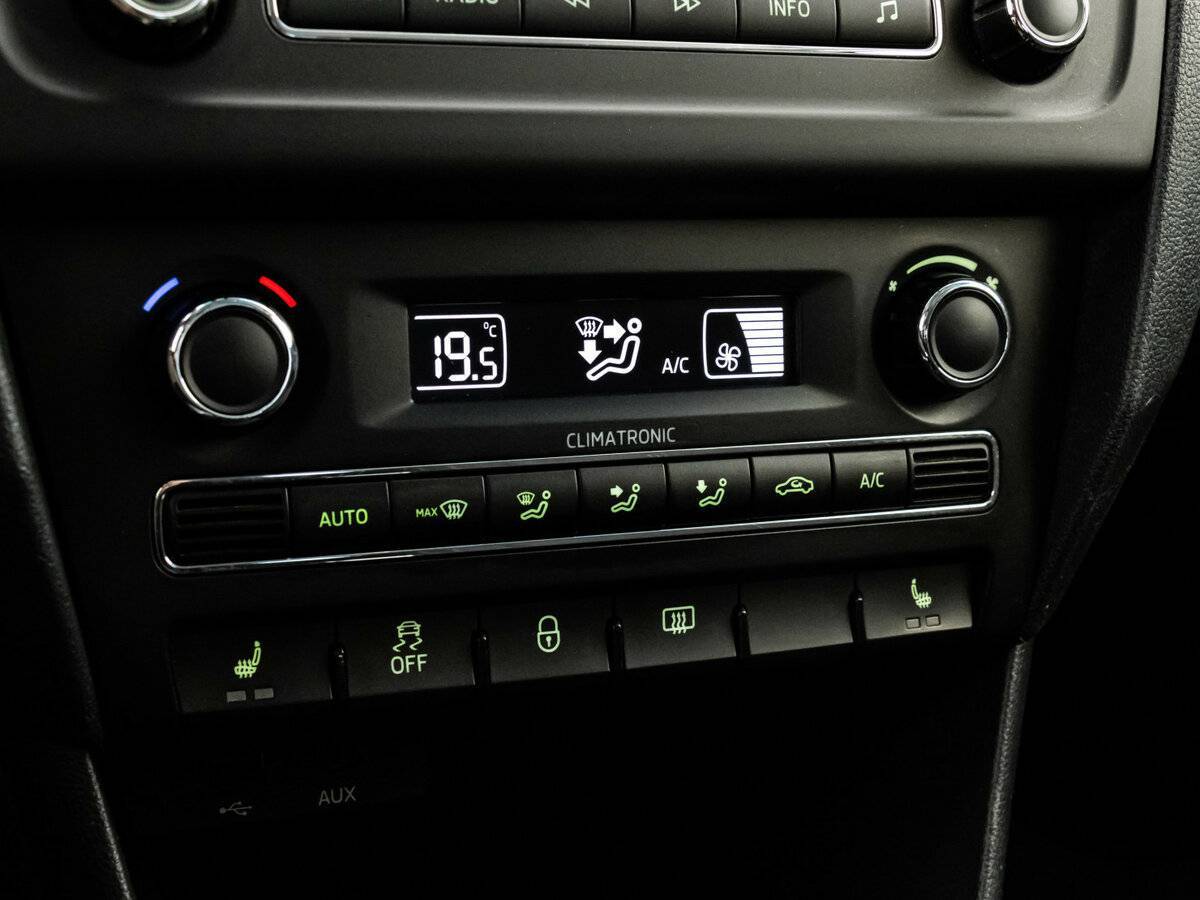 Купить Skoda Rapid с пробегом. Фото: #12