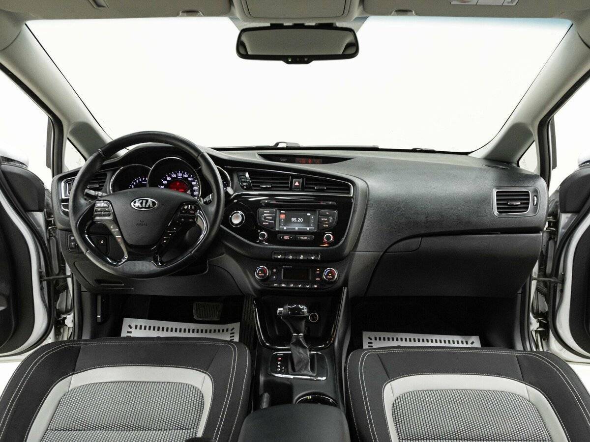 Купить Kia Ceed с пробегом. Фото: #8