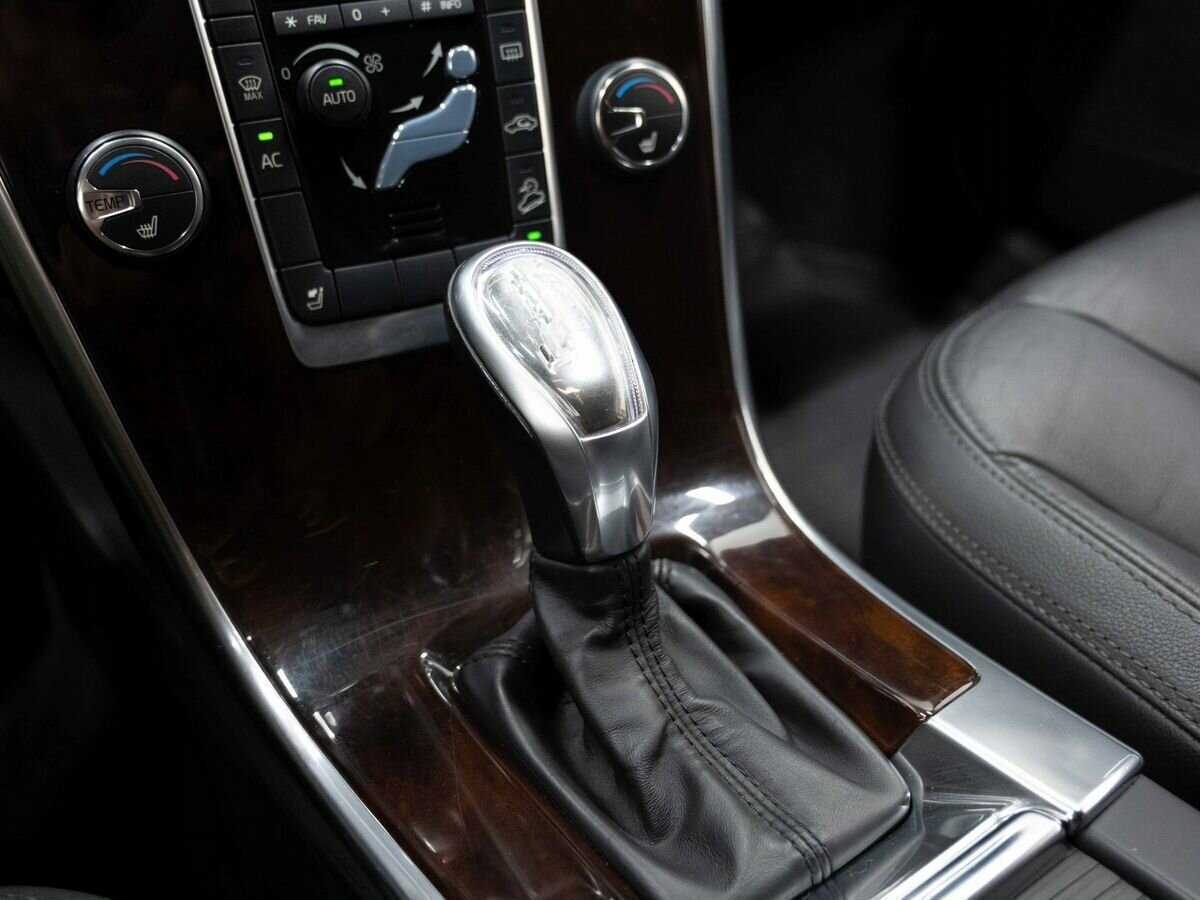 Купить Volvo XC60 с пробегом. Фото: #19