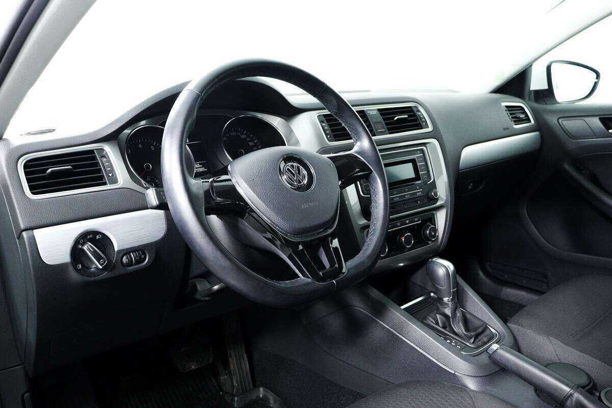 Купить Volkswagen Jetta с пробегом. Фото: #12