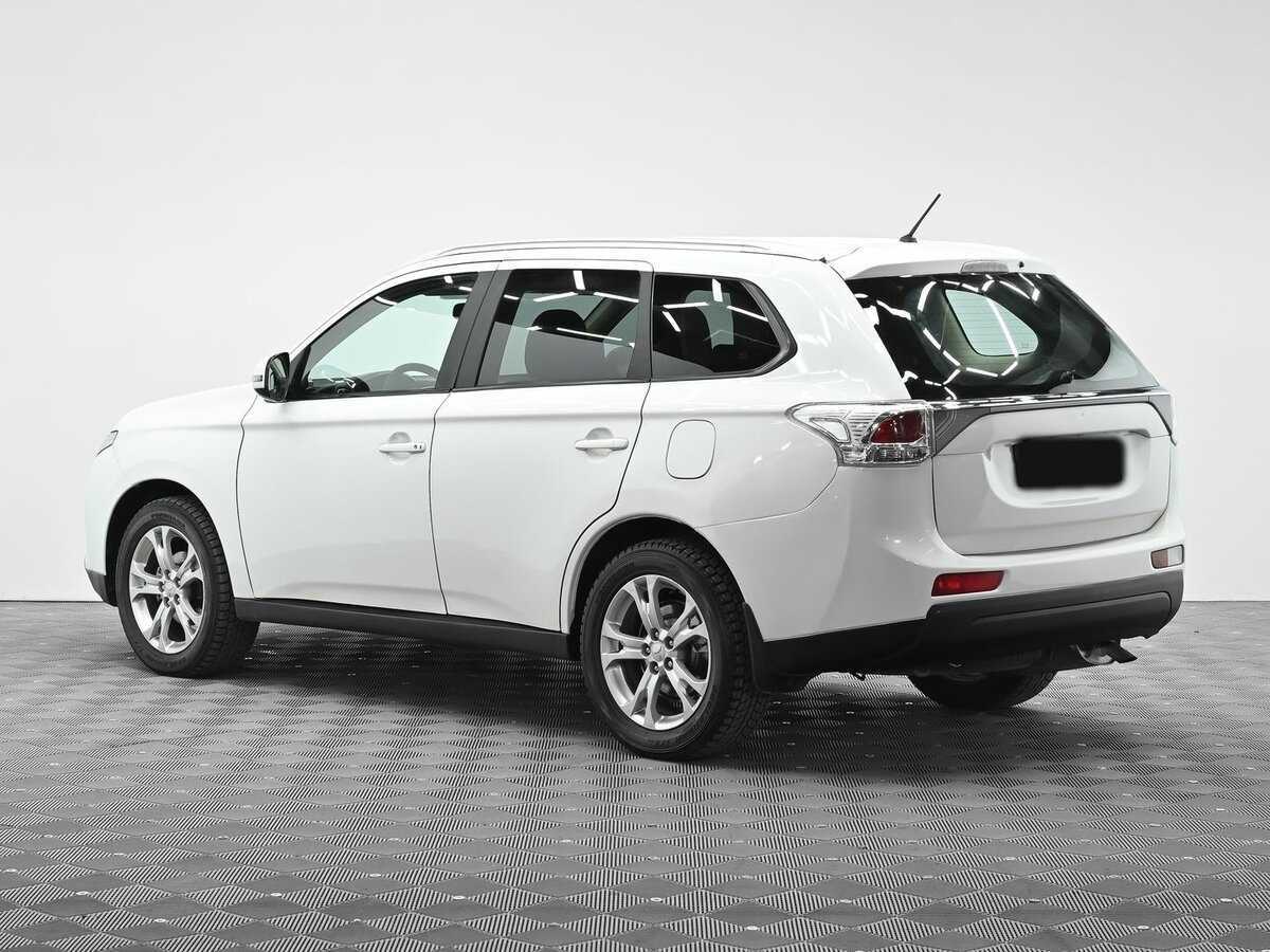 Купить Mitsubishi Outlander с пробегом. Фото: #3