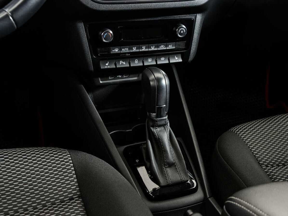 Купить Volkswagen Polo с пробегом. Фото: #10