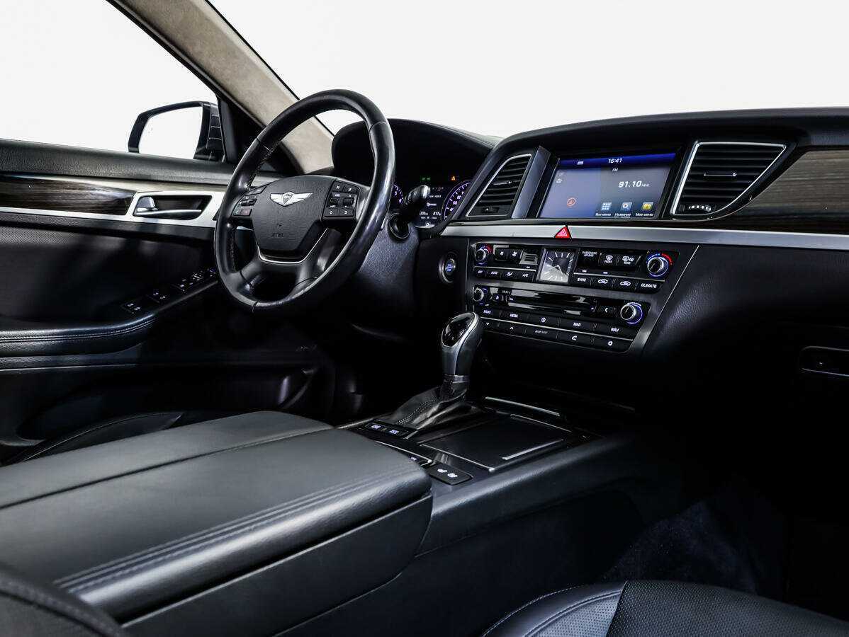 Купить Hyundai Genesis с пробегом. Фото: #7