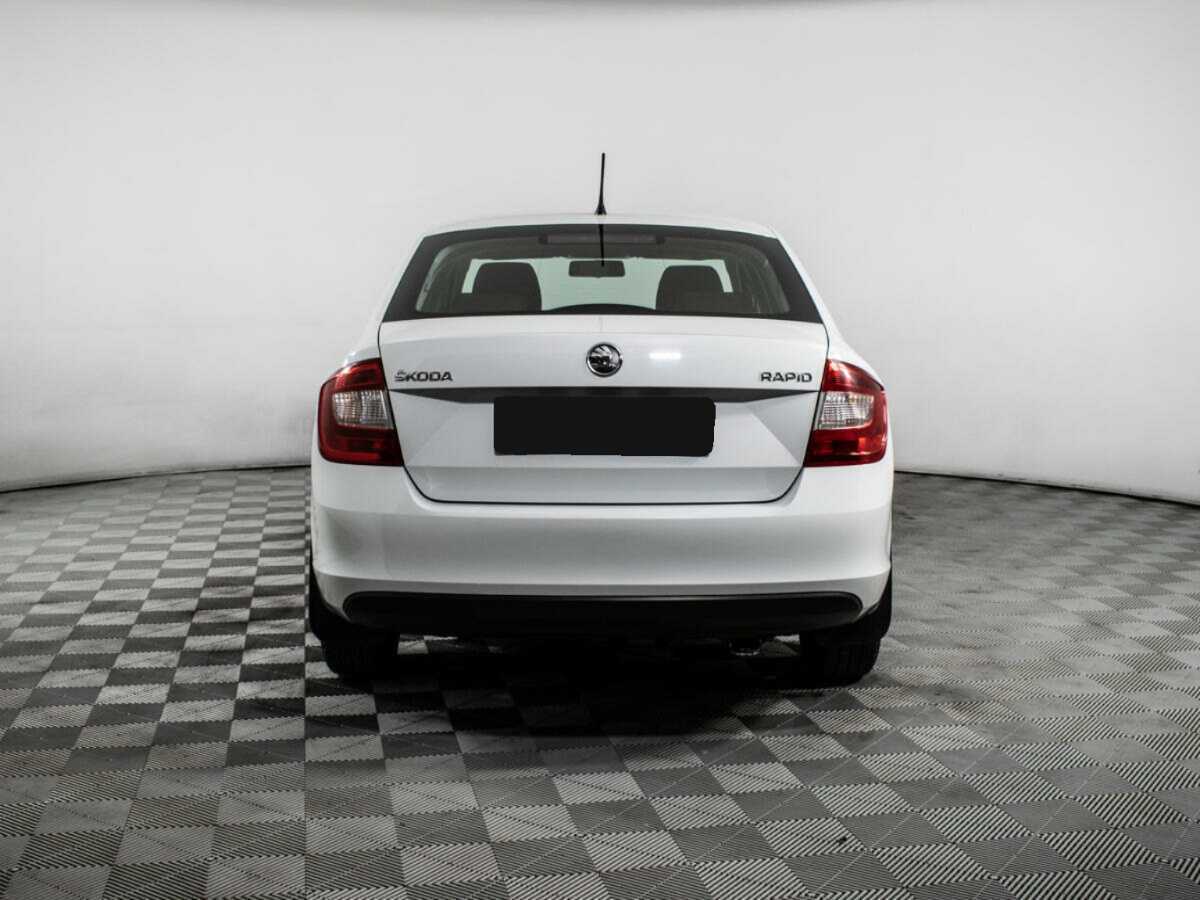 Купить Skoda Rapid с пробегом. Фото: #4