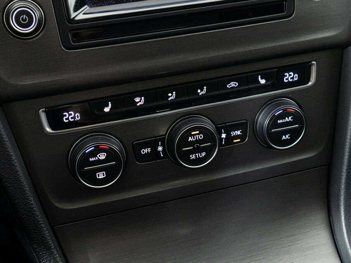 Купить Volkswagen Golf с пробегом. Фото: #14