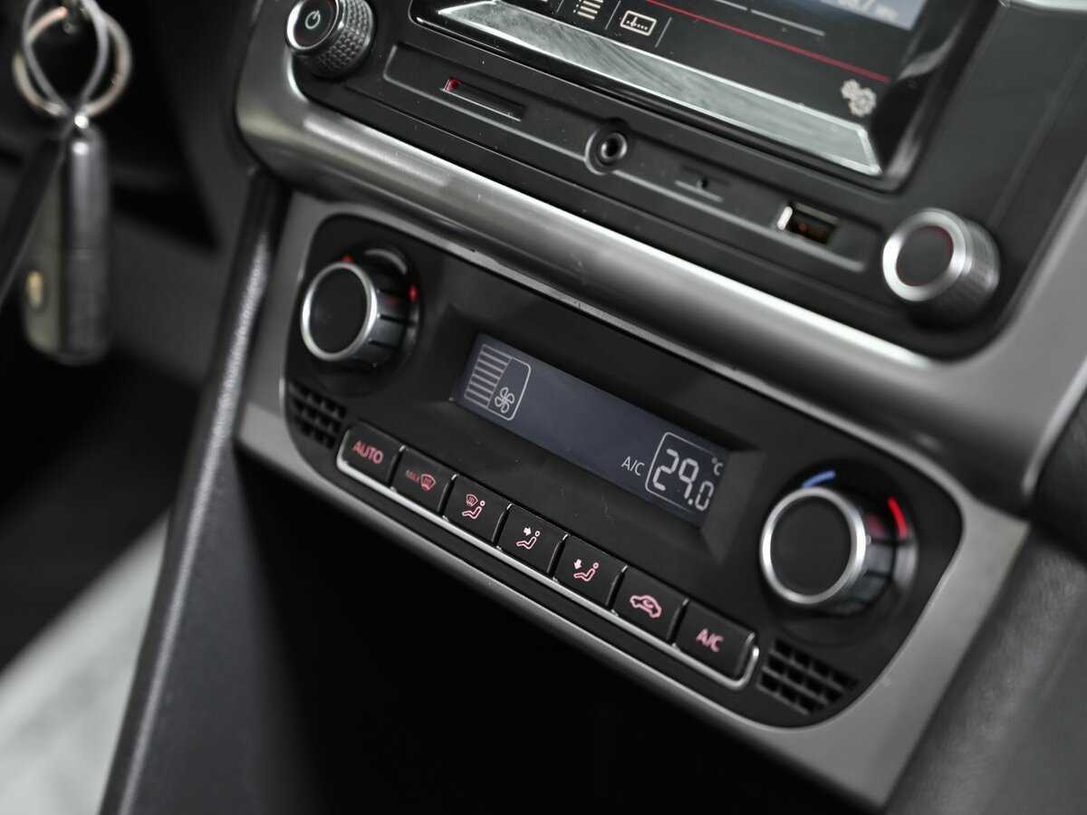 Купить Volkswagen Polo с пробегом. Фото: #10